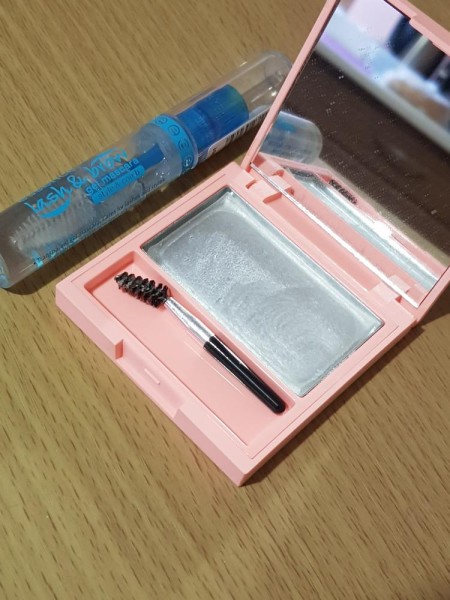 Set na úpravu obočia